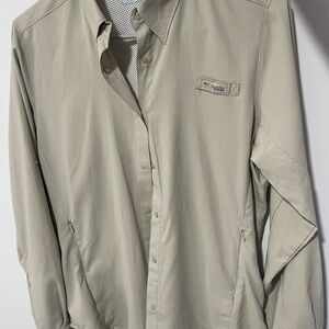 Columbia Gray Casual Button Down Shirt with Textured Fabric